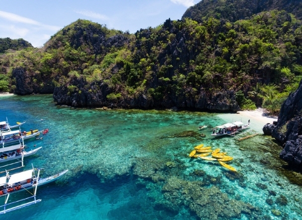 해외여행 열풍속에 올해도 해외에서 여름휴가를 보내는 사람들이 많을 것으로 예상된다. 사진은 최근 인기 관광지로 각광받고 있는 필리핀 팔라완 해변.