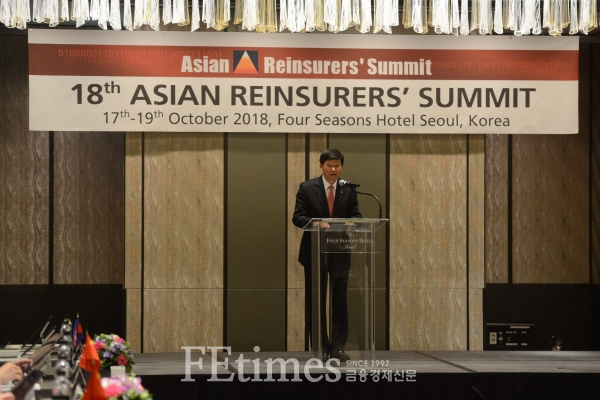 코리안리 원종규 대표이사가 10월 18일 개최된 ‘제18차 아시아 재보험자 회의’ 개회식에서 개회사를 하고 있다.