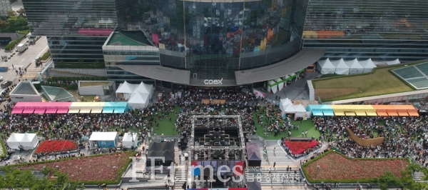 C페스티벌2019 K-POP 공연등의 무대가 펼쳐진 야외무대
